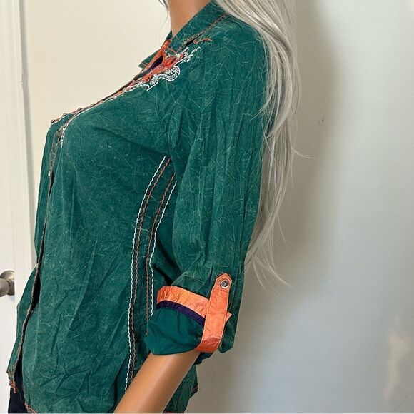 ROAR Western Embroidered Rhinestone Pearl Snap Shirt Roll Tab Sleeves Sz Medium - Picture 10 of 11